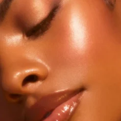 e.l.f. Halo Glow Berry Radiant Beauty Wand Blush