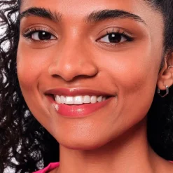 Essence Hydra Kiss 01 Blushing Nude Lip Tint