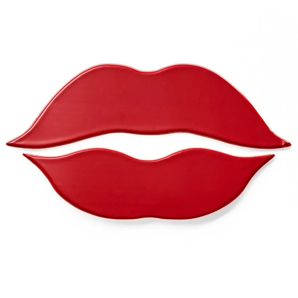 Essence Hydra Kiss 04 Classy Red Lip Tint